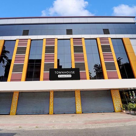 Super Townhouse Ernakulam North Hotel Kochi Luaran gambar