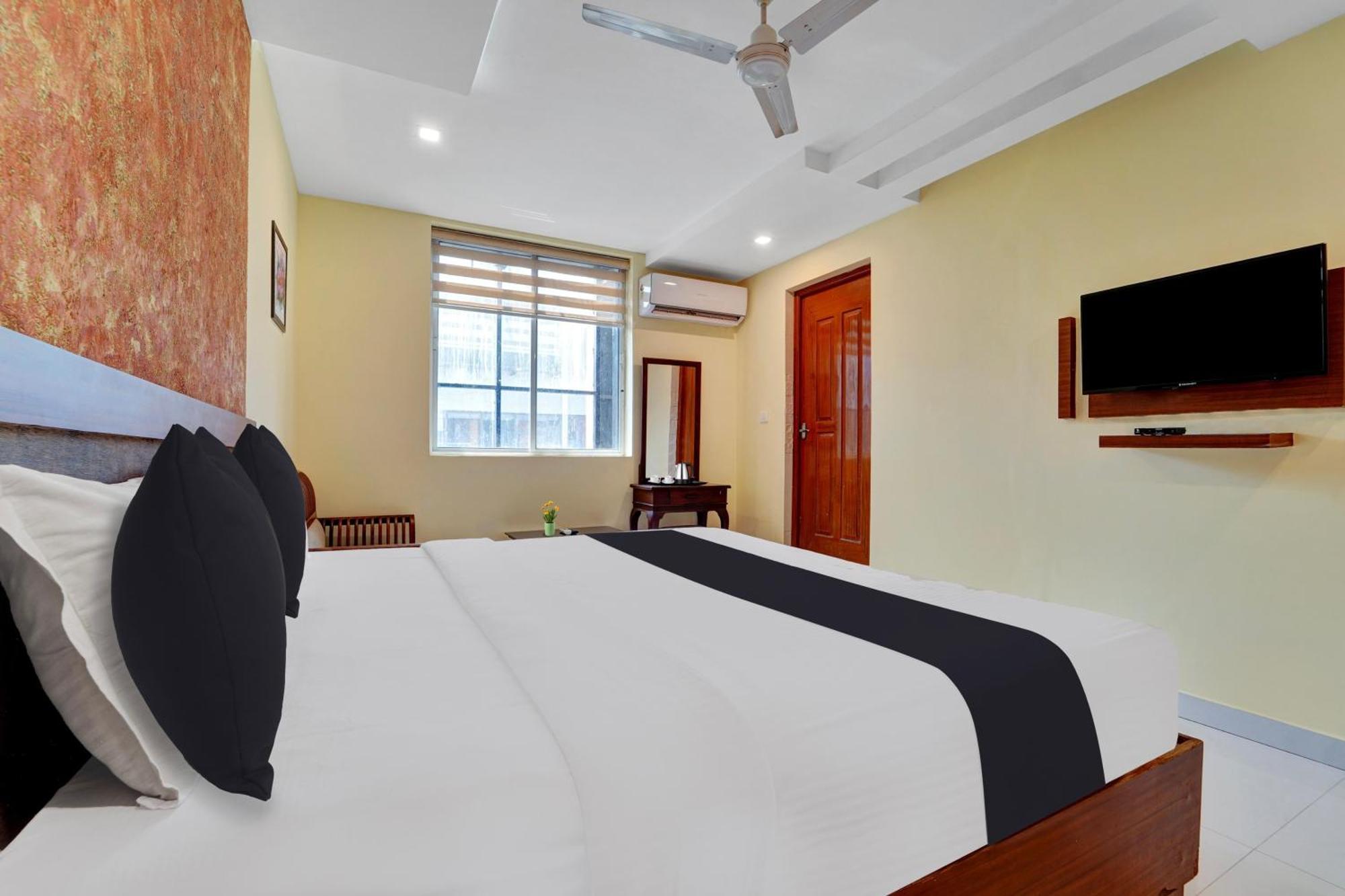 Super Townhouse Ernakulam North Hotel Kochi Luaran gambar