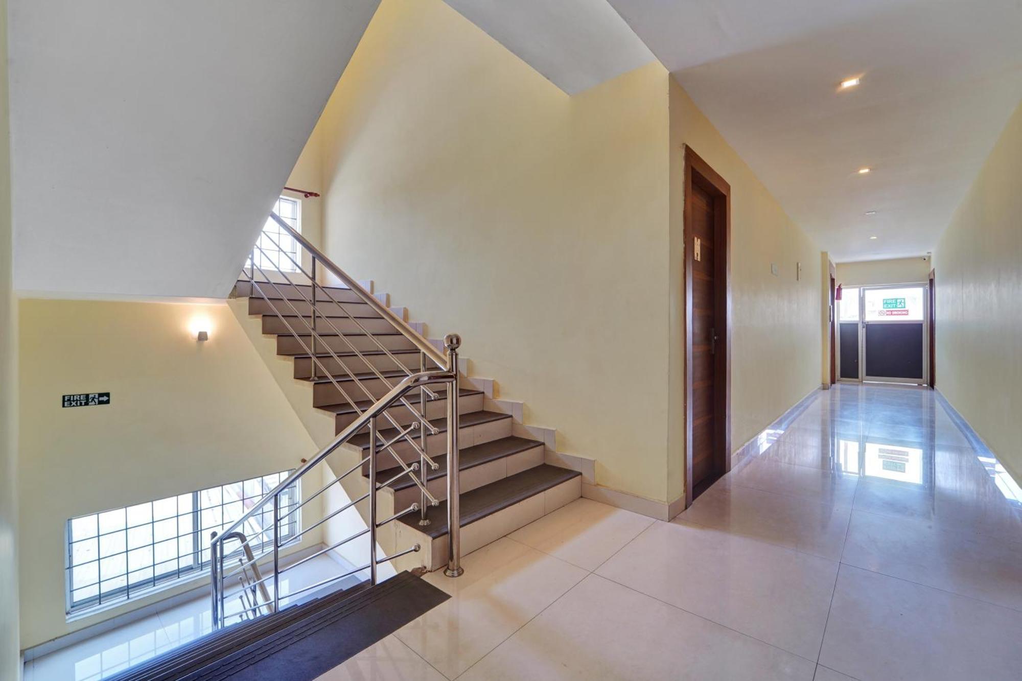 Super Townhouse Ernakulam North Hotel Kochi Luaran gambar