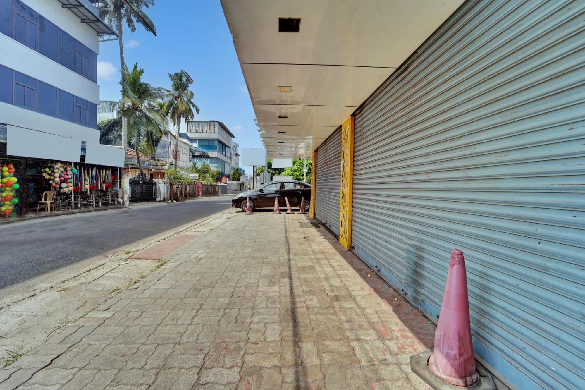 Super Townhouse Ernakulam North Hotel Kochi Luaran gambar