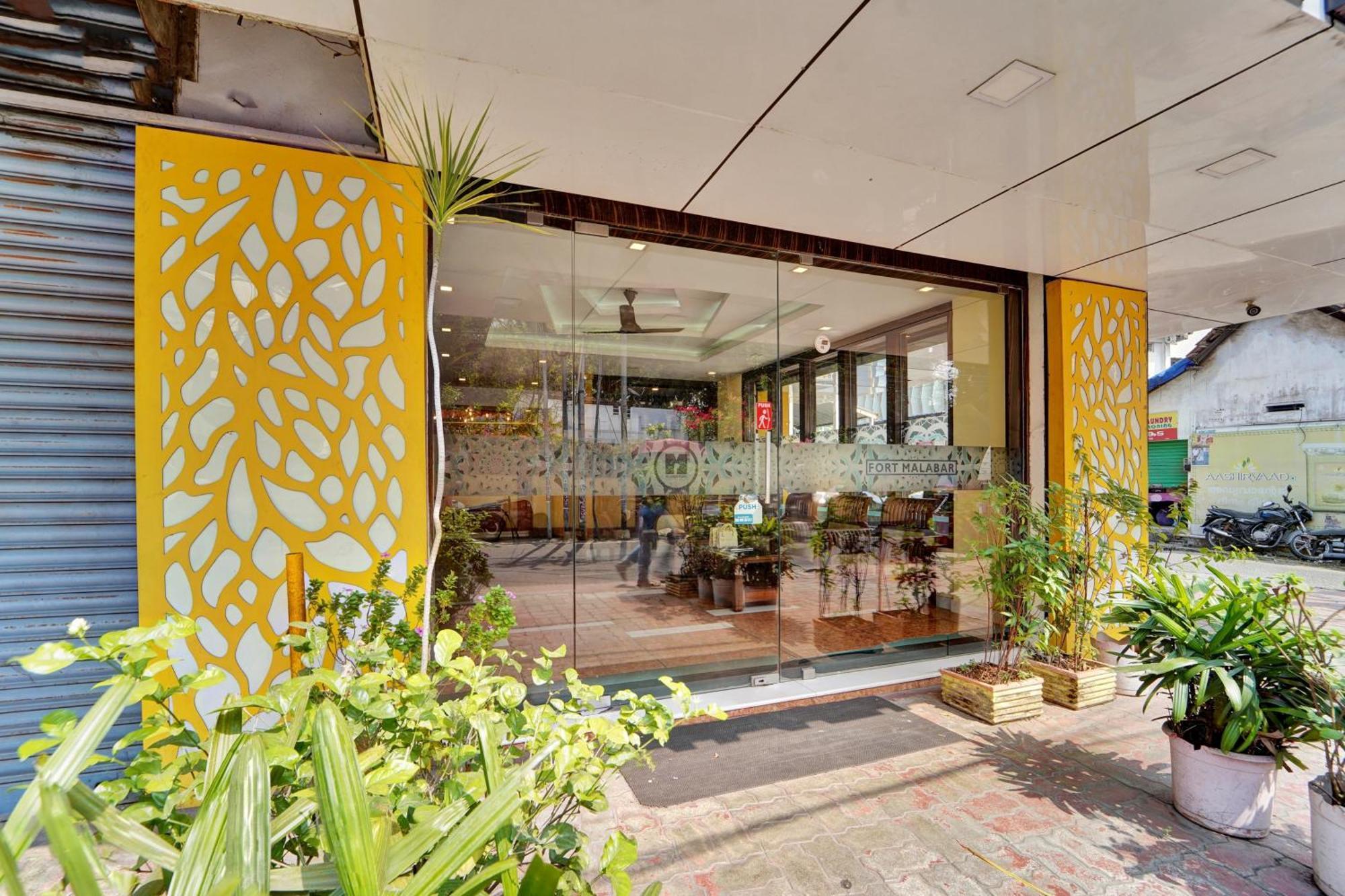 Super Townhouse Ernakulam North Hotel Kochi Luaran gambar