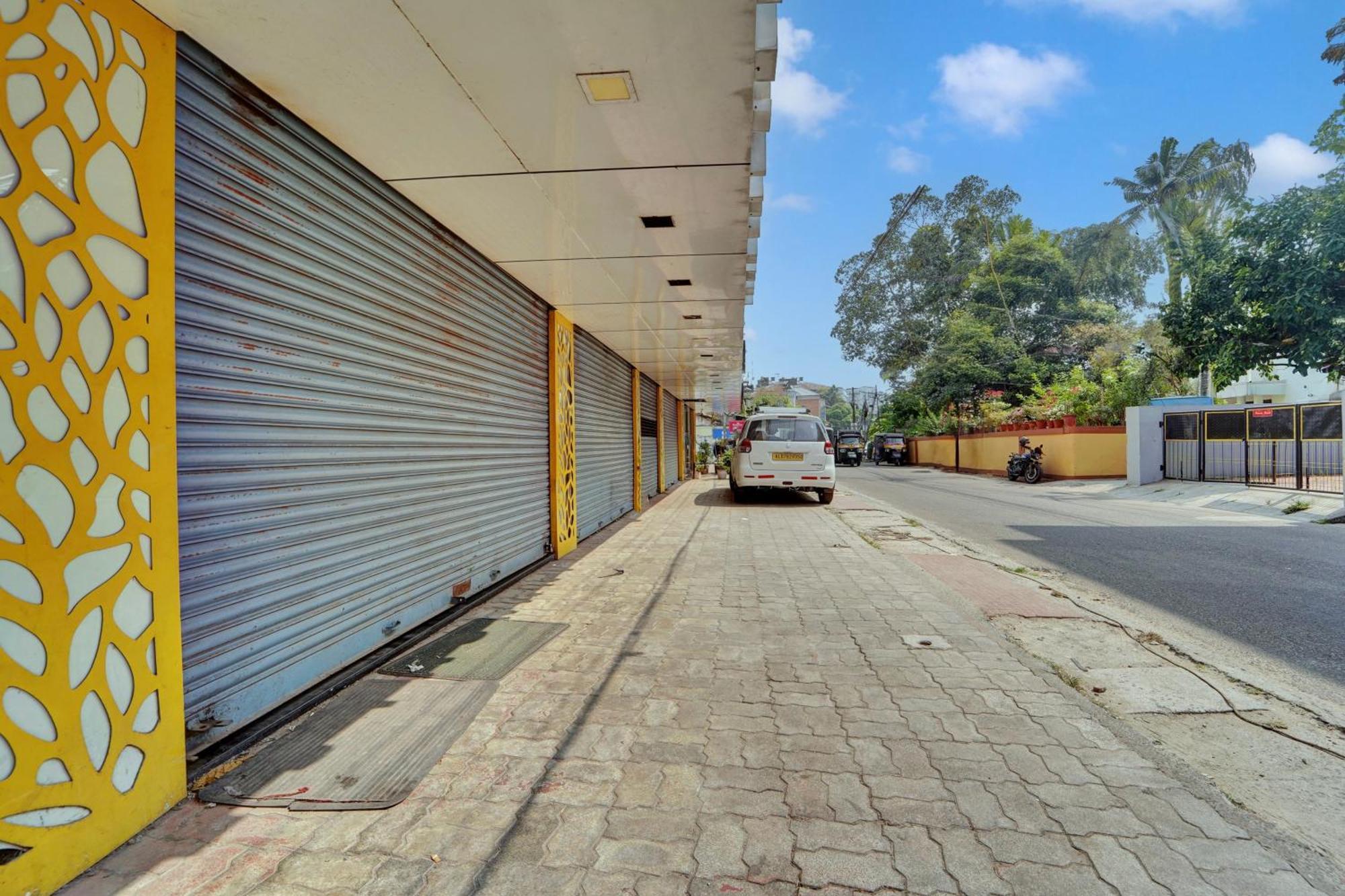 Super Townhouse Ernakulam North Hotel Kochi Luaran gambar