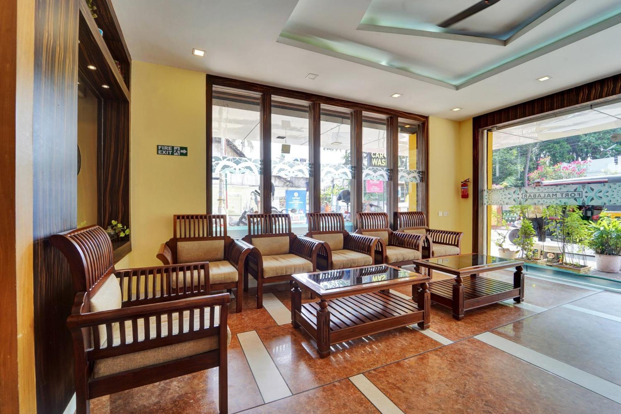 Super Townhouse Ernakulam North Hotel Kochi Luaran gambar