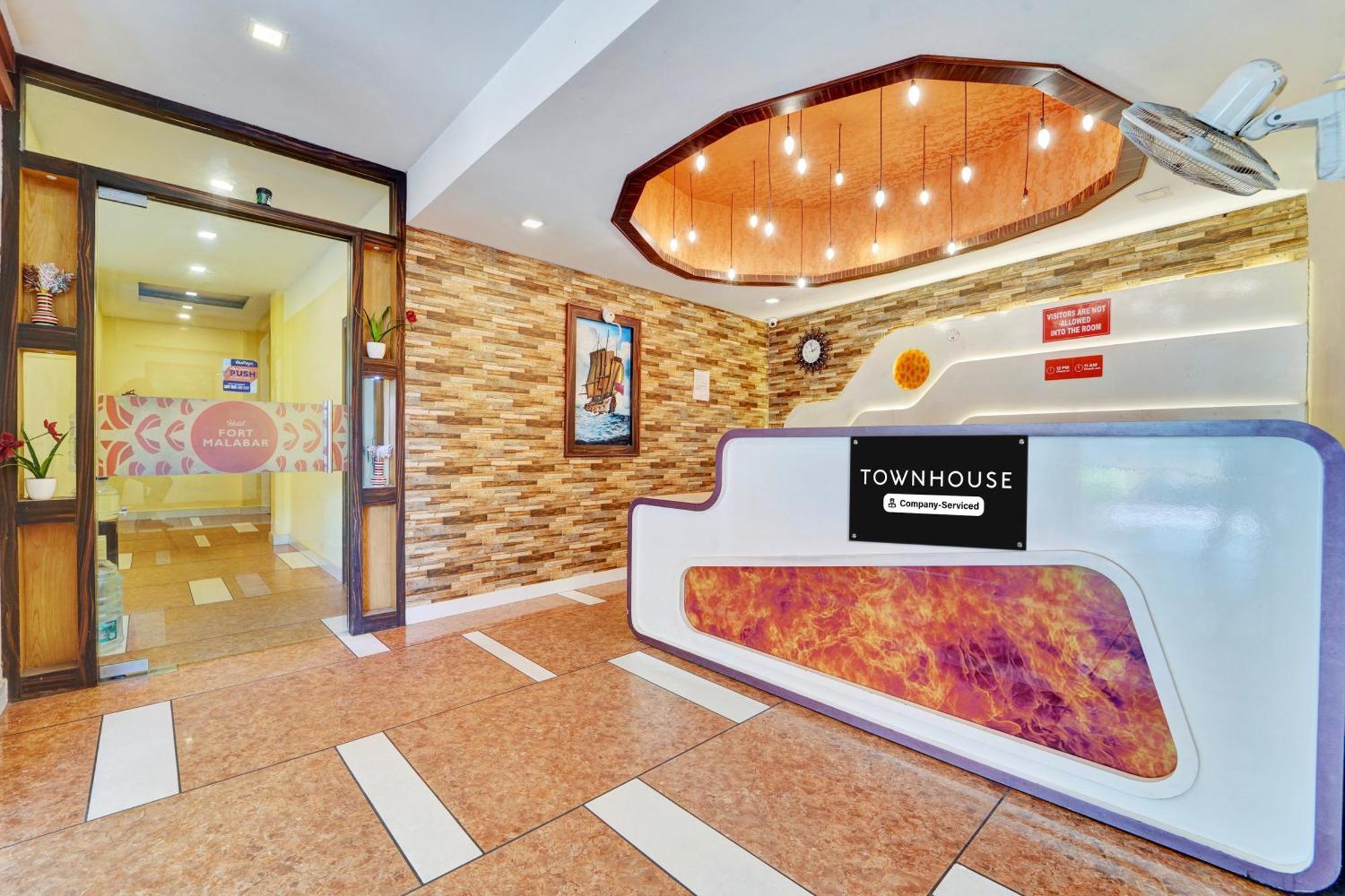 Super Townhouse Ernakulam North Hotel Kochi Luaran gambar